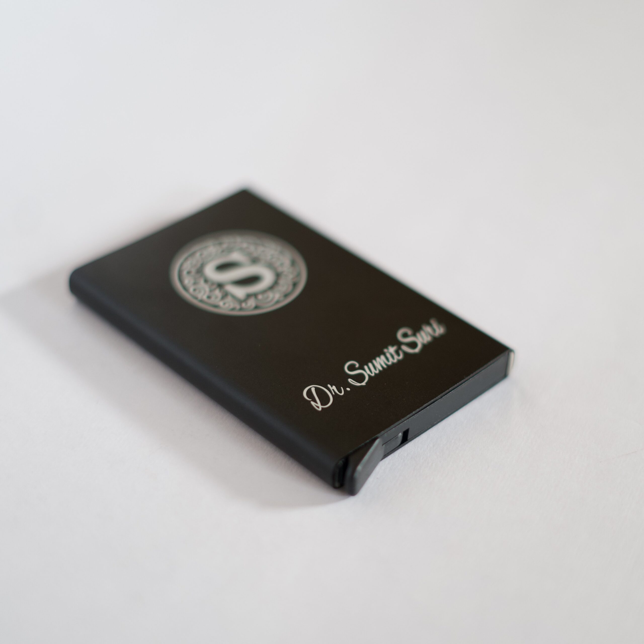 Engraved Metal Visiting Card Holder – Sleek and Protective, Fits 10-12 Cards - Image 3